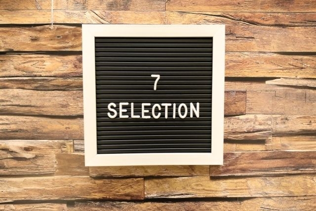 7SELECTIONと書かれたボード