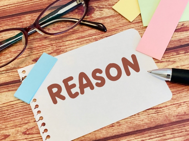 REASONと書かれたメモ